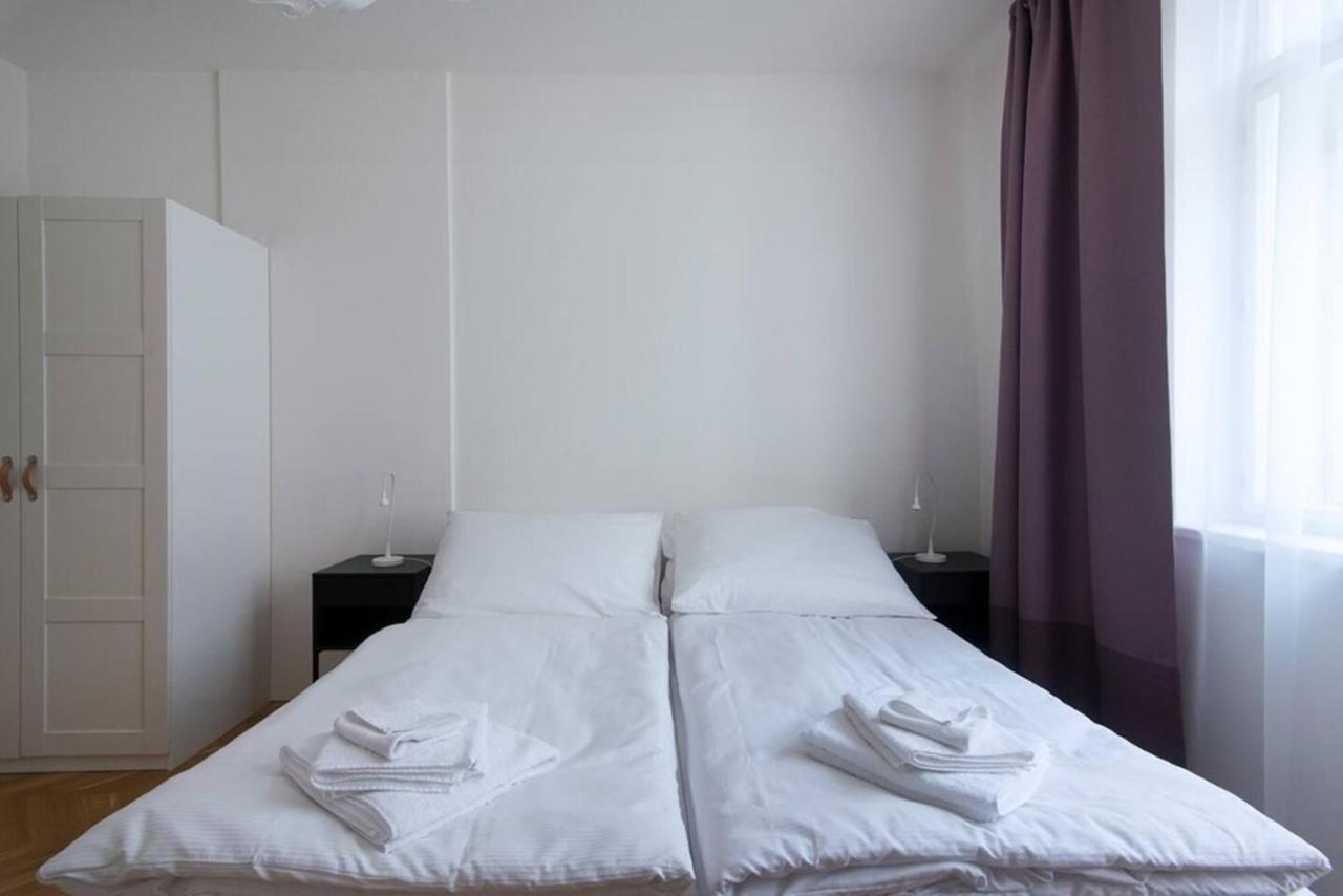 Veleslavin Apartments Прага Екстер'єр фото