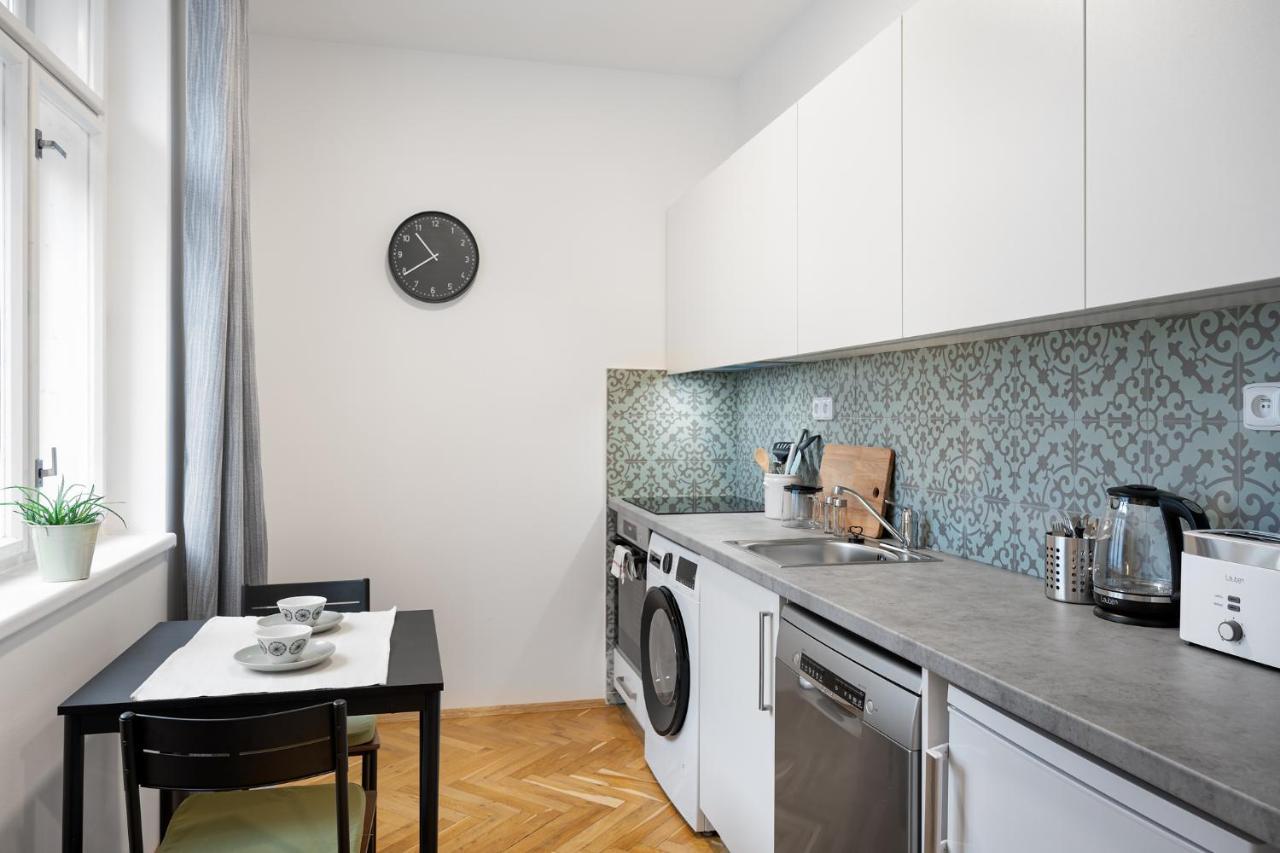 Veleslavin Apartments Прага Екстер'єр фото